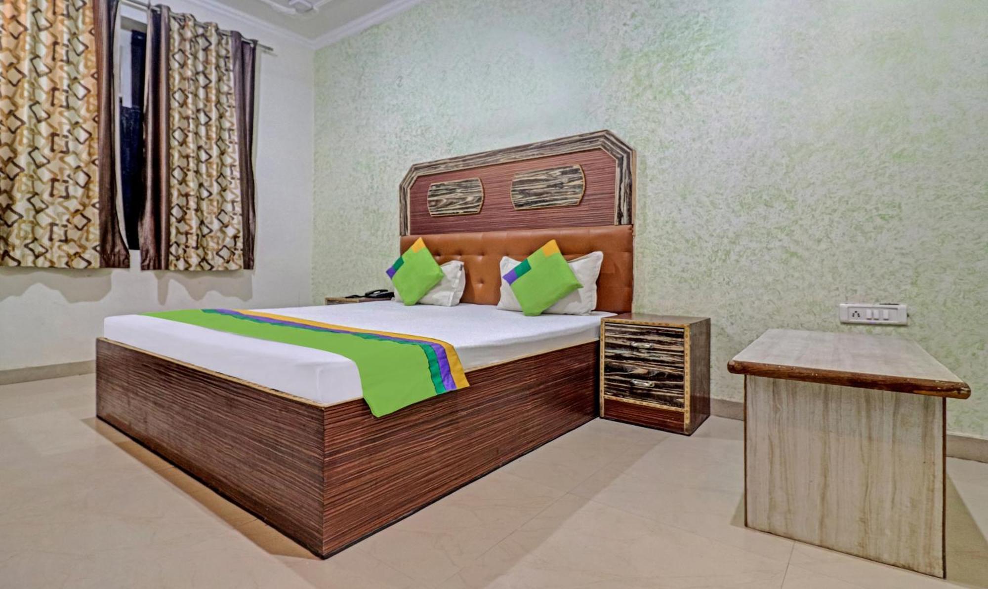 Treebo Trend Radha Palace Mathura Zewnętrze zdjęcie
