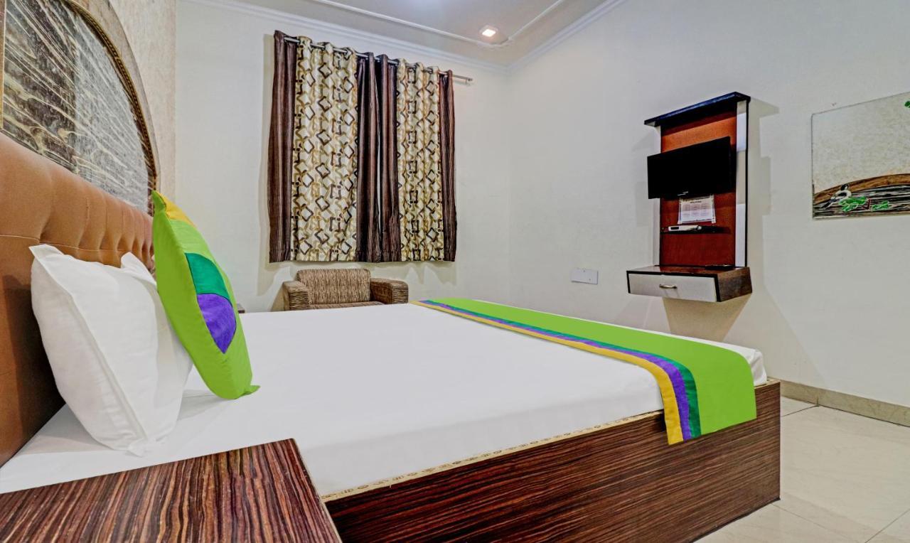 Treebo Trend Radha Palace Mathura Zewnętrze zdjęcie